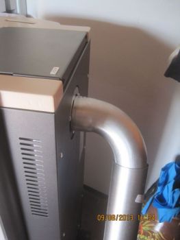 Preview: Ø 80 mm Bogen 85°, einseitig Muffe, andere Seite Stutzen