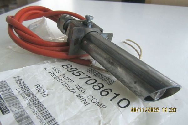 Halterung kpl. mit Zündkerze 895708610