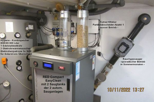 RED Compact 18 Easy Clean mit 2 automatischen Pellets-Befüllungs-Sauganlagen