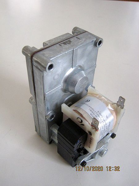 UNIVERSAL Getriebemotor 1,5 rpm Torque125