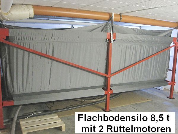 RED Compact 18 Easy Clean mit 2 automatischen Pellets-Befüllungs-Sauganlagen