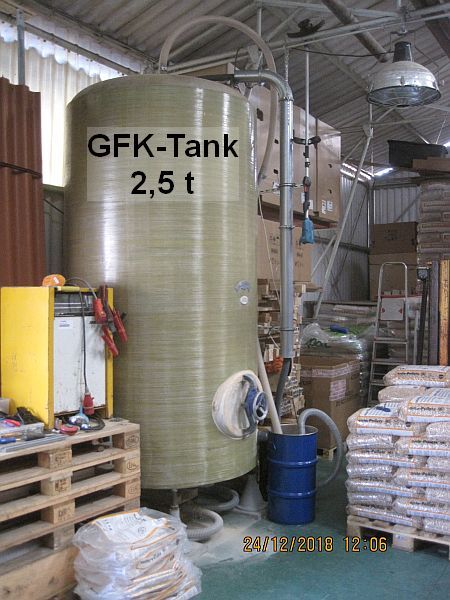 RED Compact 18 Easy Clean mit 2 automatischen Pellets-Befüllungs-Sauganlagen